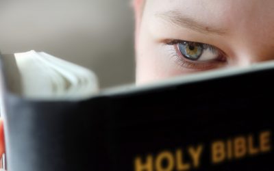 Nejde o to, aby sme všade so sebou nosili Bibliu. Ide o to, aby sme svietili svetlom Božej lásky