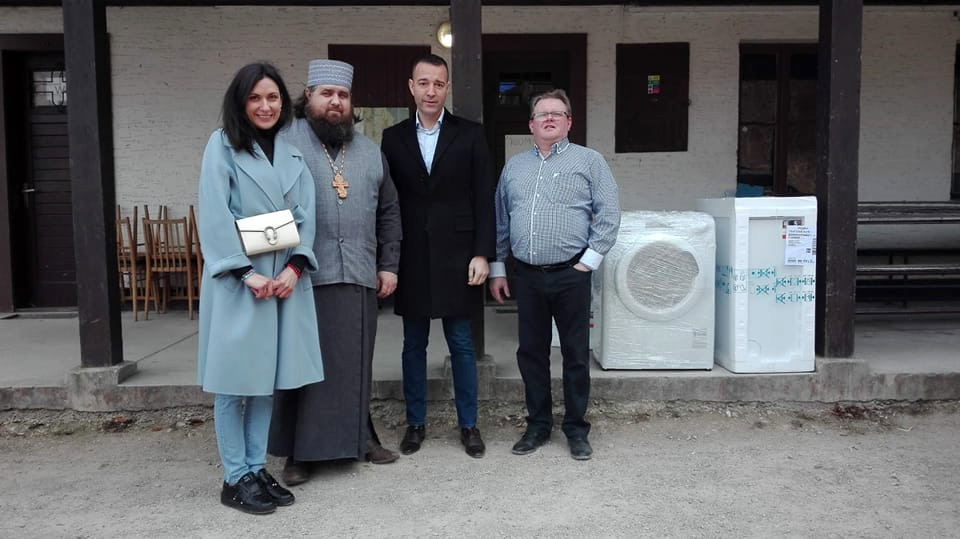 Z postu vedúceho Misijného strediska Matejková v Brezovej pod Bradlom odvolali Vladimíra Daniša (na foto prvý sprava) a vymenovanie jeho nástupcu. Rozhodnutie prišlo po tom, ako Lutherus opäť upozornil na viaceré kauzy, ktoré mal Daniš „za ušami“. Foto: FB MS Matejková v Brezovej pod Bradlom